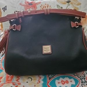 A handbag/shoulderbag